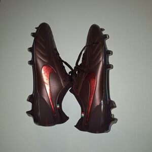 Nike Athletic Shoes in Black and Red